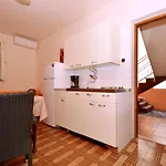 Apartments By The Sea Arbanija - Ciovo - 8651 Apartman