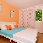 Apartments By The Sea Arbanija - Ciovo - 8651 Apartman *