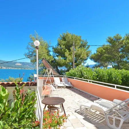 Appartement By The Sea Arbanija - Ciovo - 8651