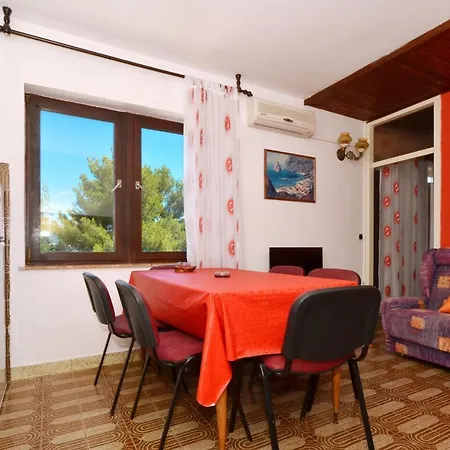 Appartement By The Sea Arbanija, Ciovo - 8651 Trogir